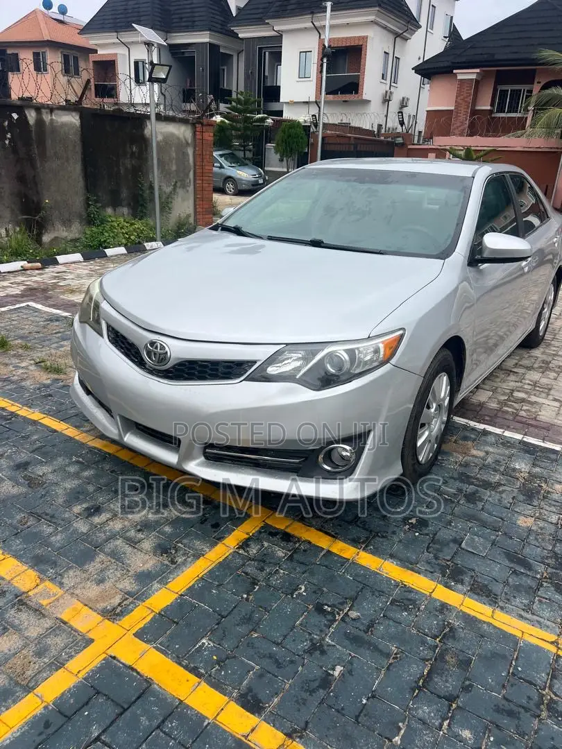 Toyota Camry 2014 Silver