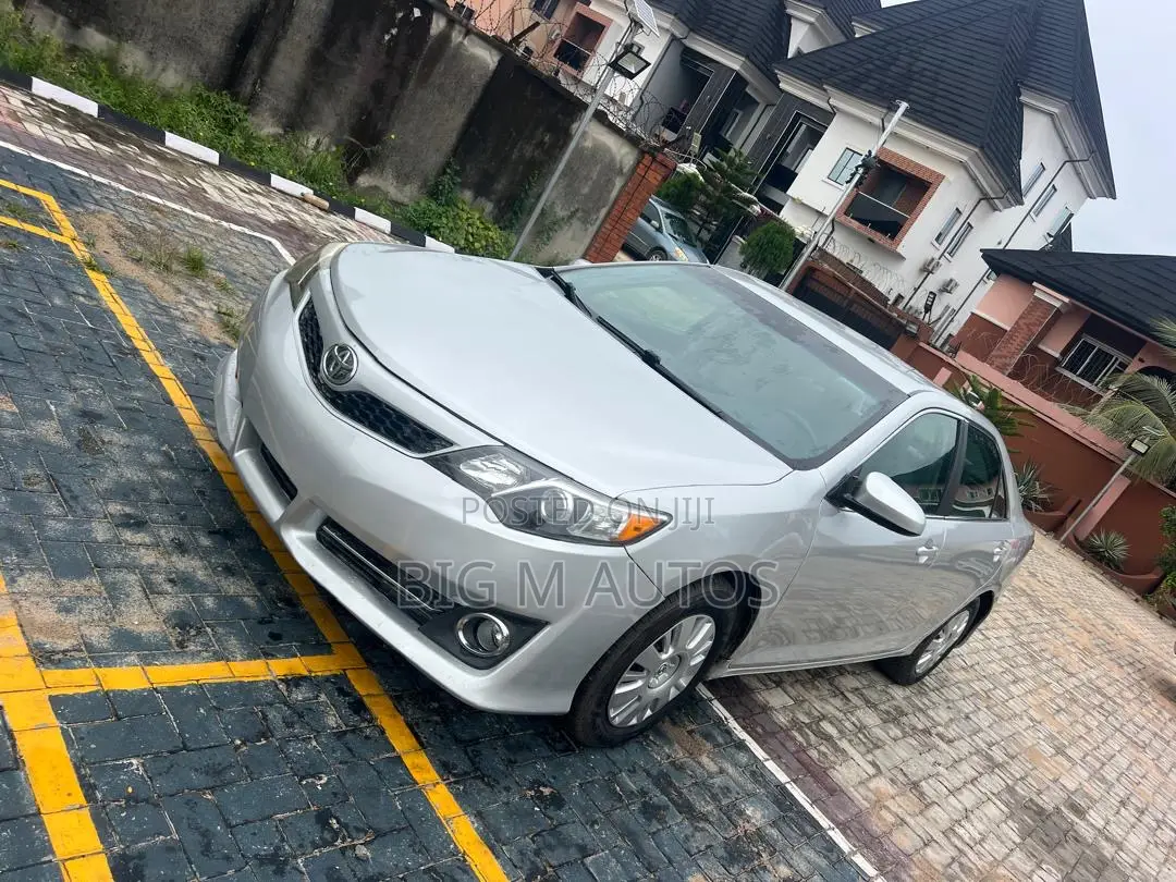 Toyota Camry 2014 Silver