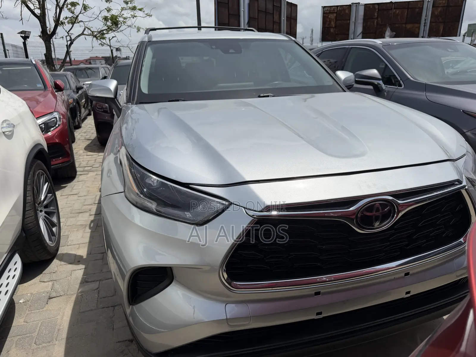 Toyota Highlander 2022 Silver