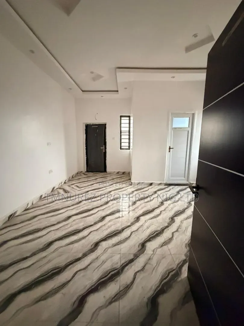 4bdrm Duplex in Surulere for sale