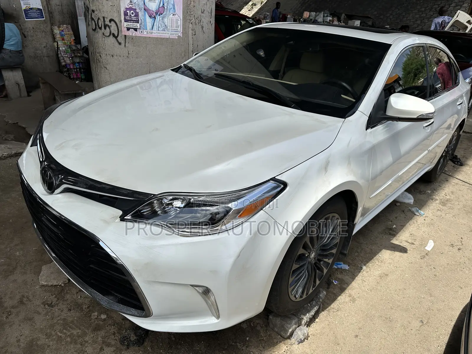 Toyota Avalon Limited Sedan FWD (3.5L 6cyl 6A) 2017 White