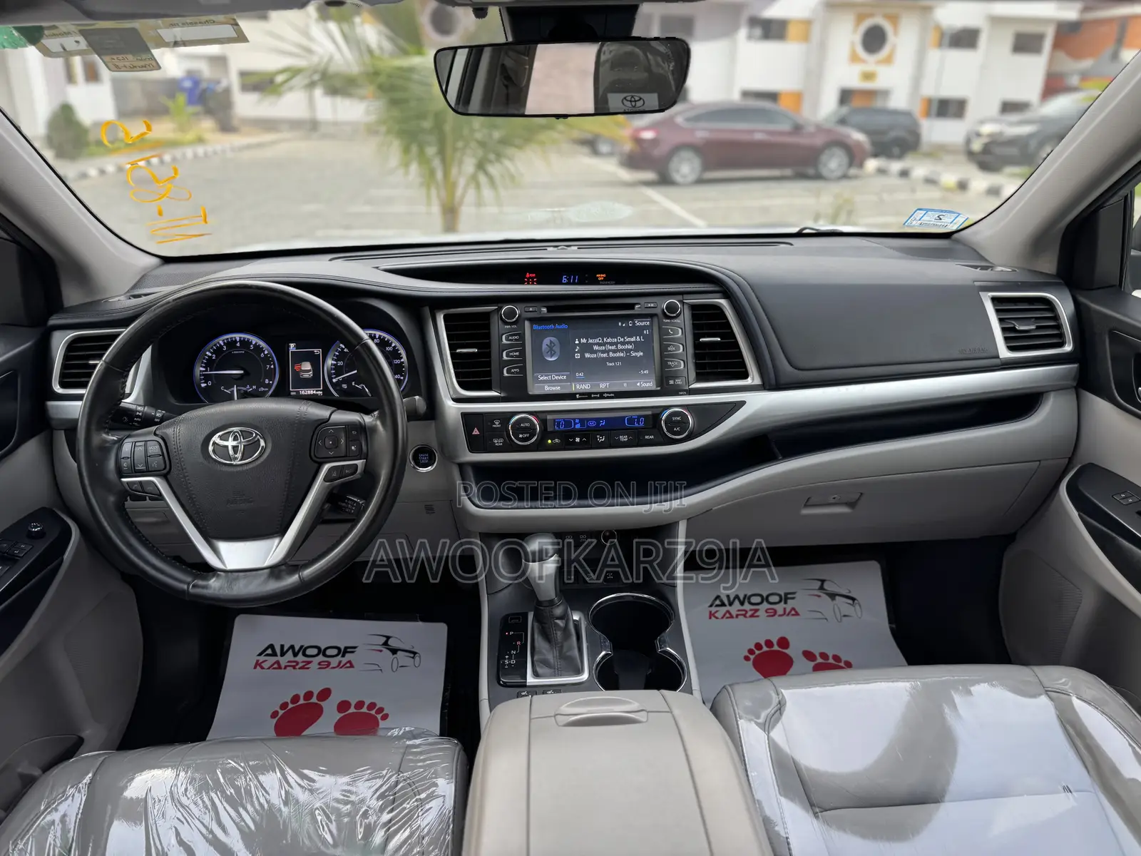 Toyota Highlander XLE 4x4 V6 (3.5L 6cyl 8A) 2018 Gray