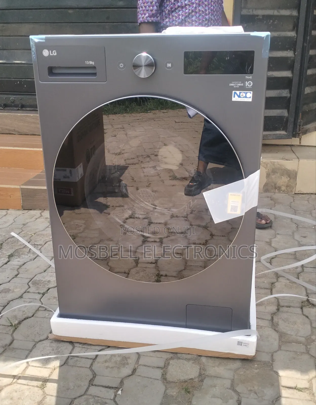 Lg 13/8kg Frontload Wash and Dry Washing Machine