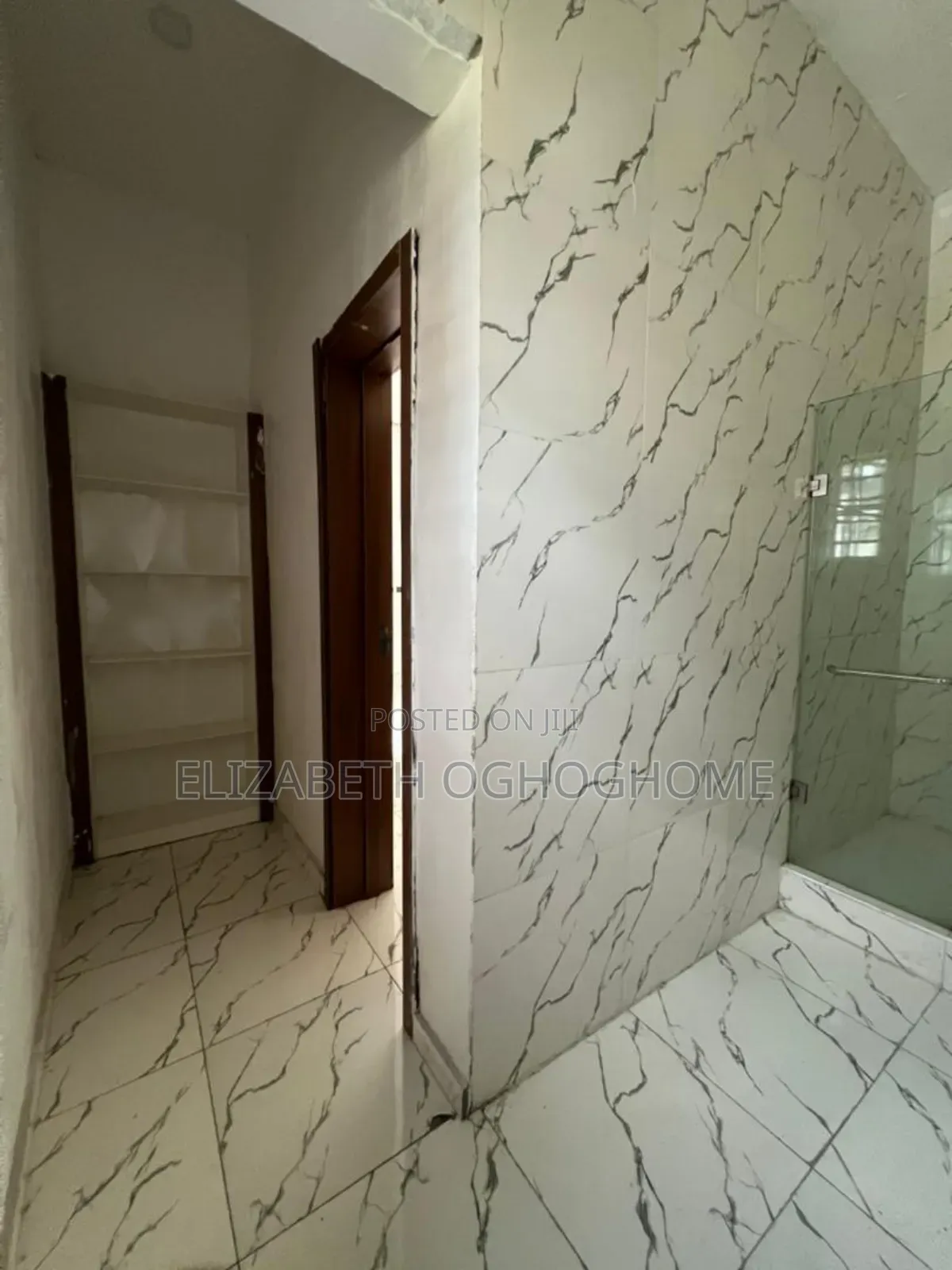 4bdrm Duplex in Lafiaji for rent