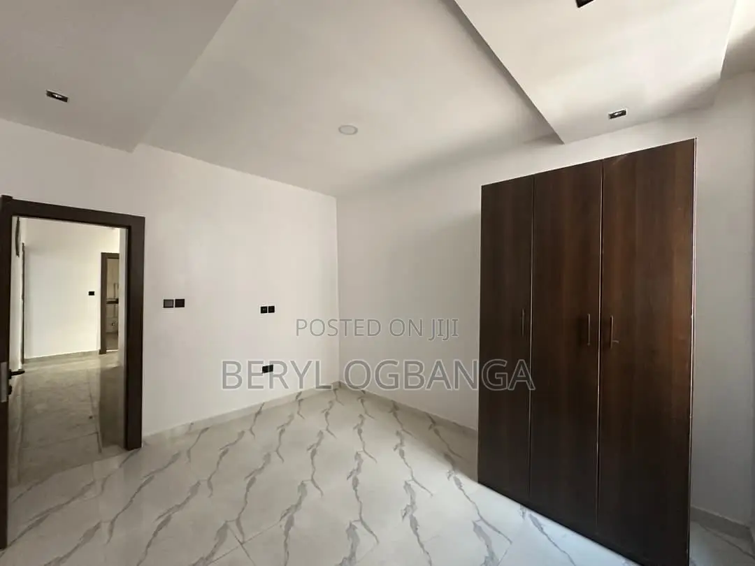 3bdrm Apartment in Victoria Island Extension for rent
