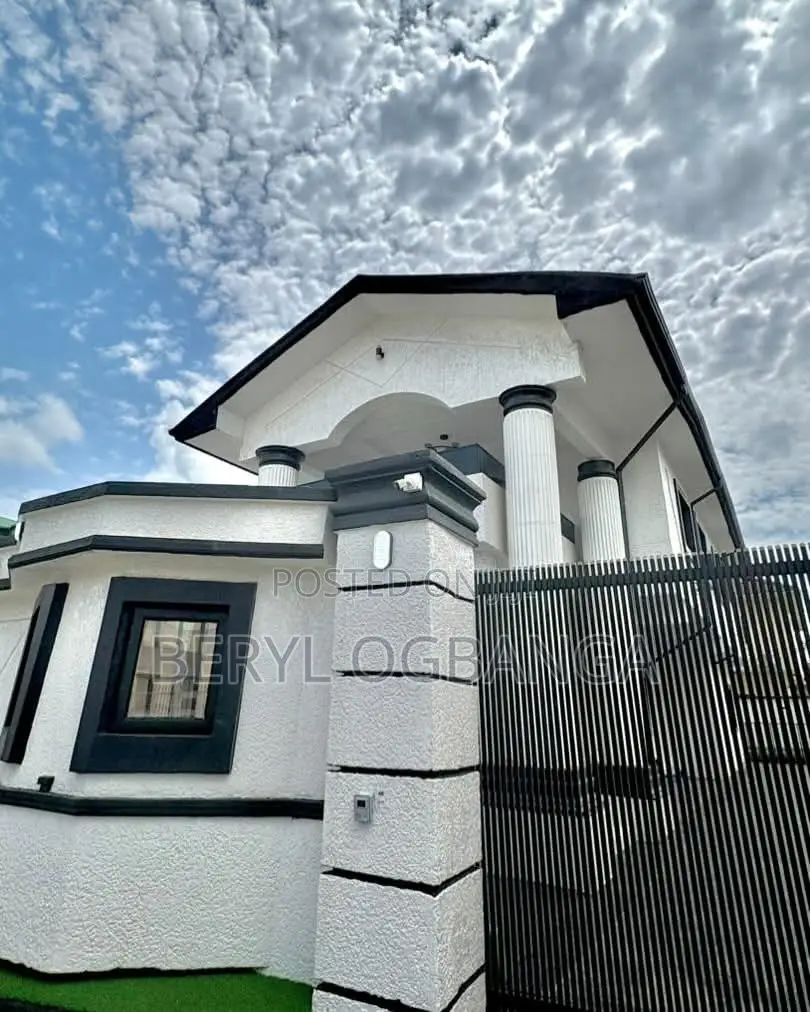 6bdrm Duplex in Lekki Phase 2 for rent
