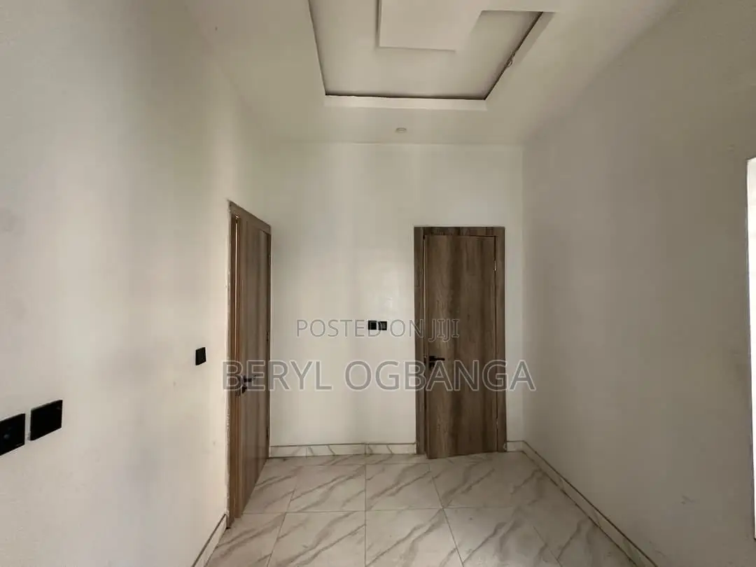 4bdrm Duplex in Lekki Phase 2 for rent