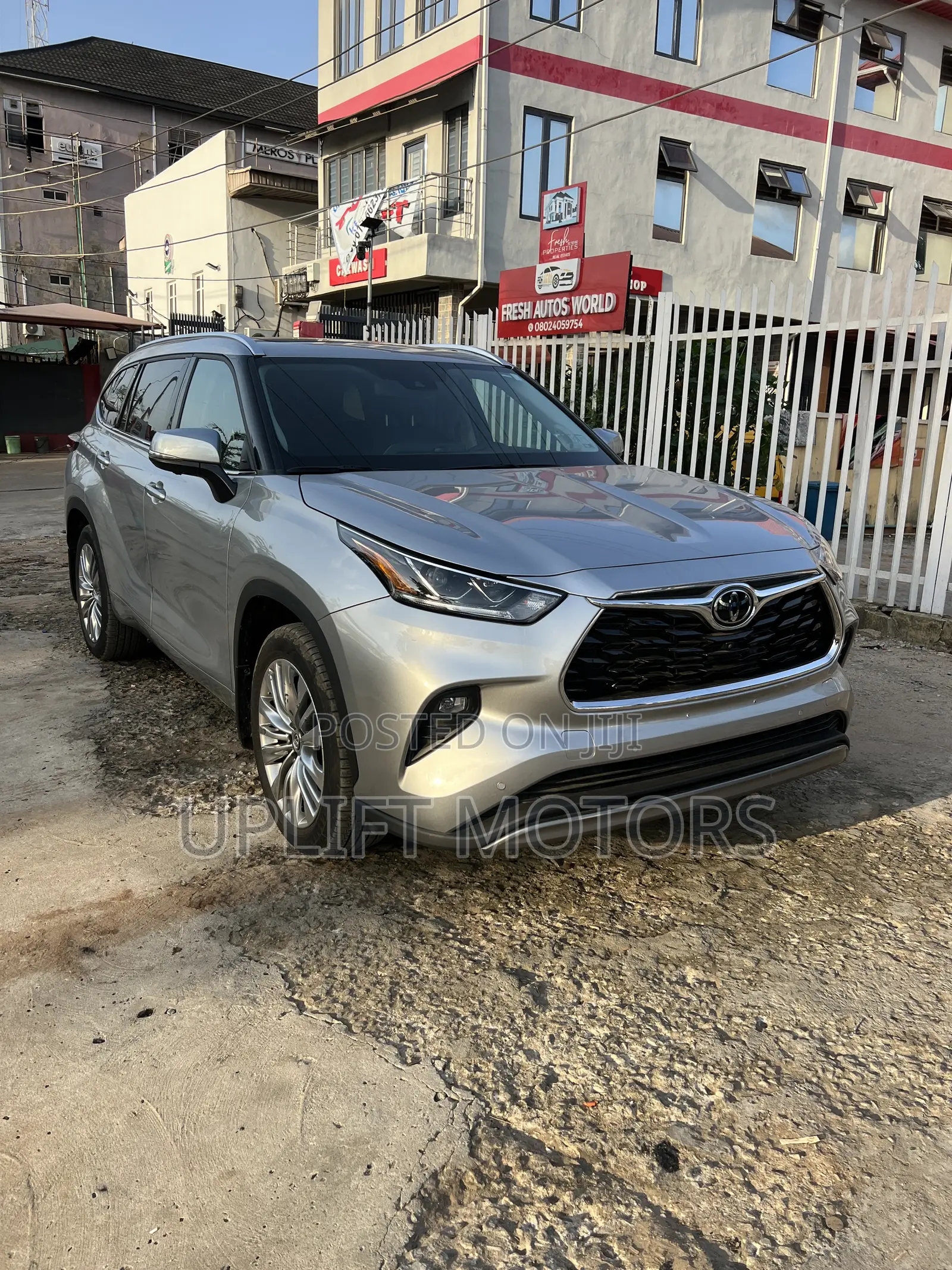 Toyota Highlander Platinum AWD 2024 Silver