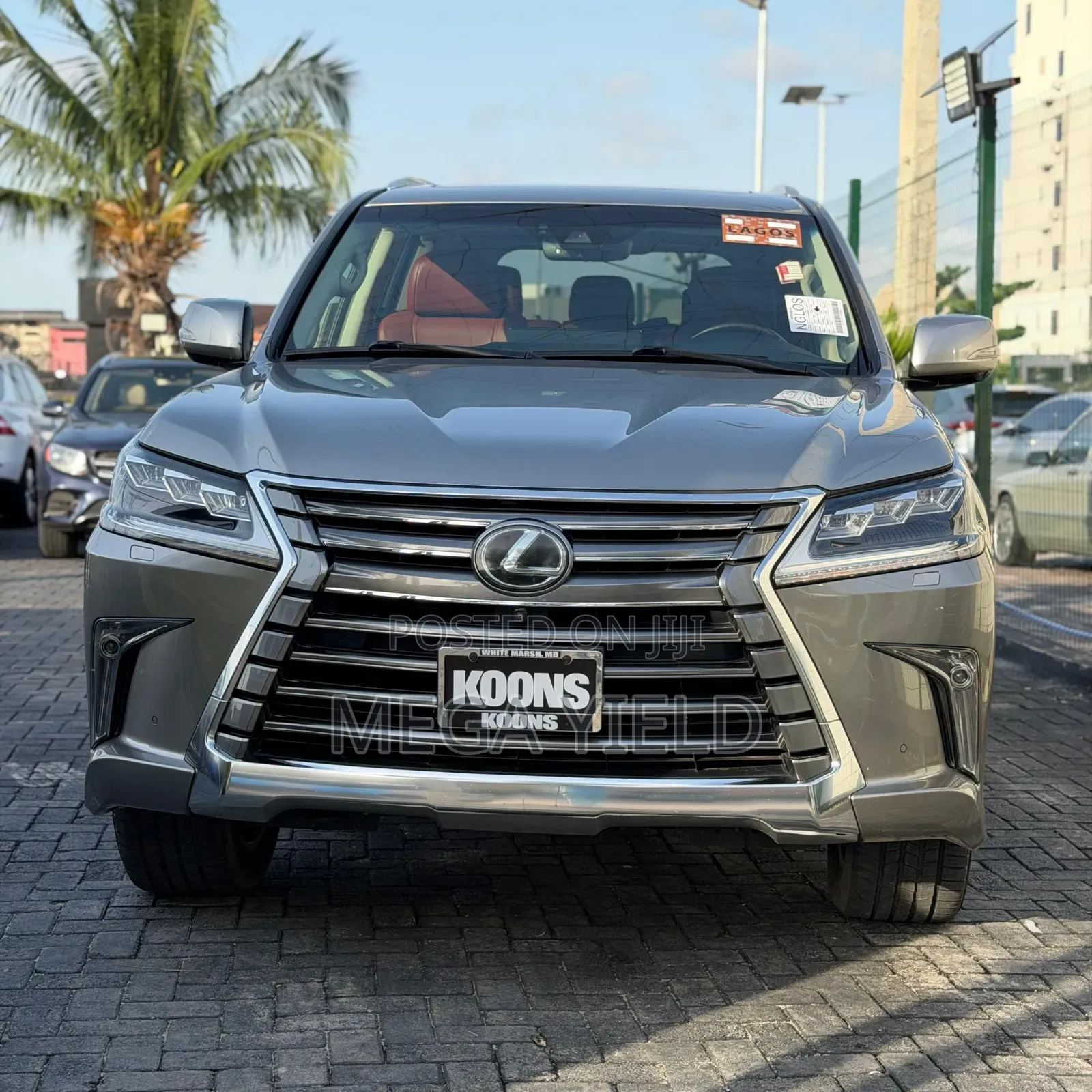 Lexus LX 570 AWD 2018 Gold
