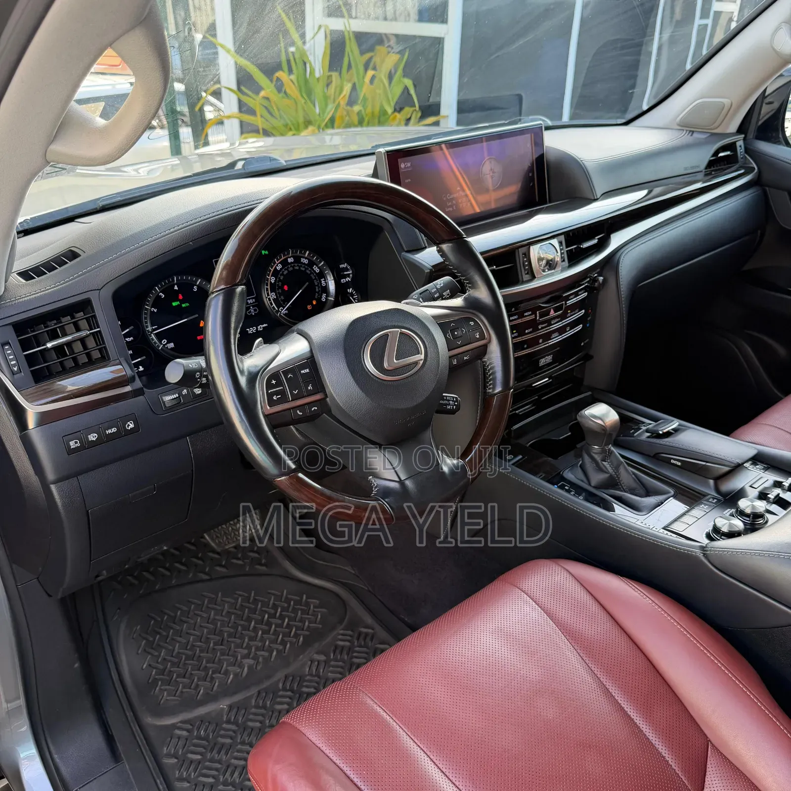 Lexus LX 570 AWD 2018 Gold
