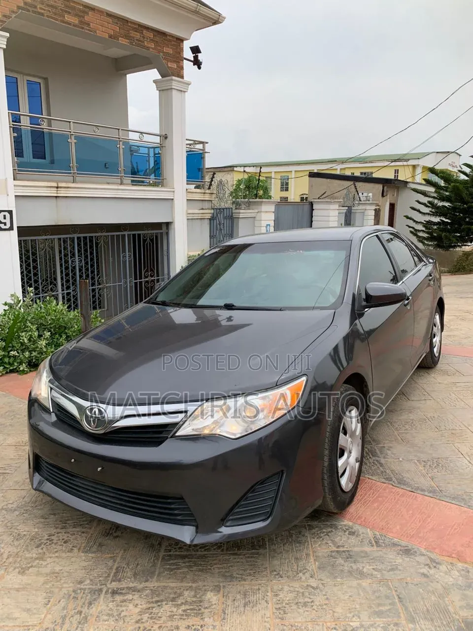 Toyota Camry LE 4dr Sedan (2.5L 4cyl 6A) 2013 Gray