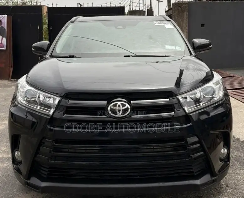 Toyota Highlander SE 4x4 V6 (3.5L 6cyl 8A) 2018 Black