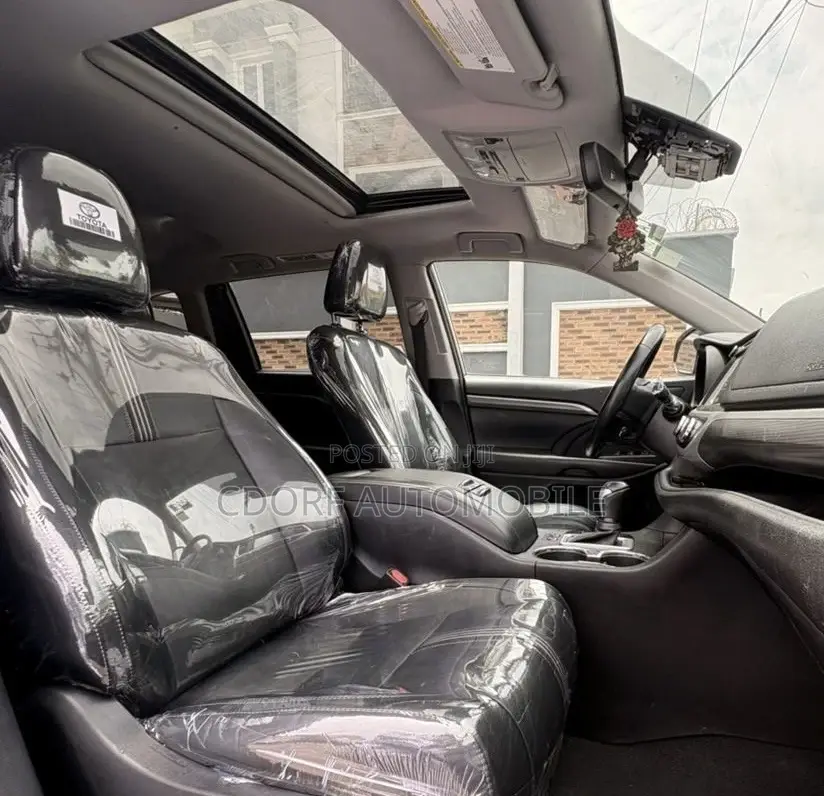 Toyota Highlander SE 4x4 V6 (3.5L 6cyl 8A) 2018 Black
