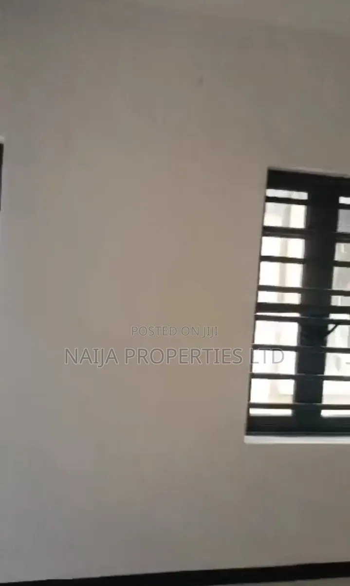 2bdrm Townhouse / Terrace in Lekki Scheme 2, Ajiwe for rent