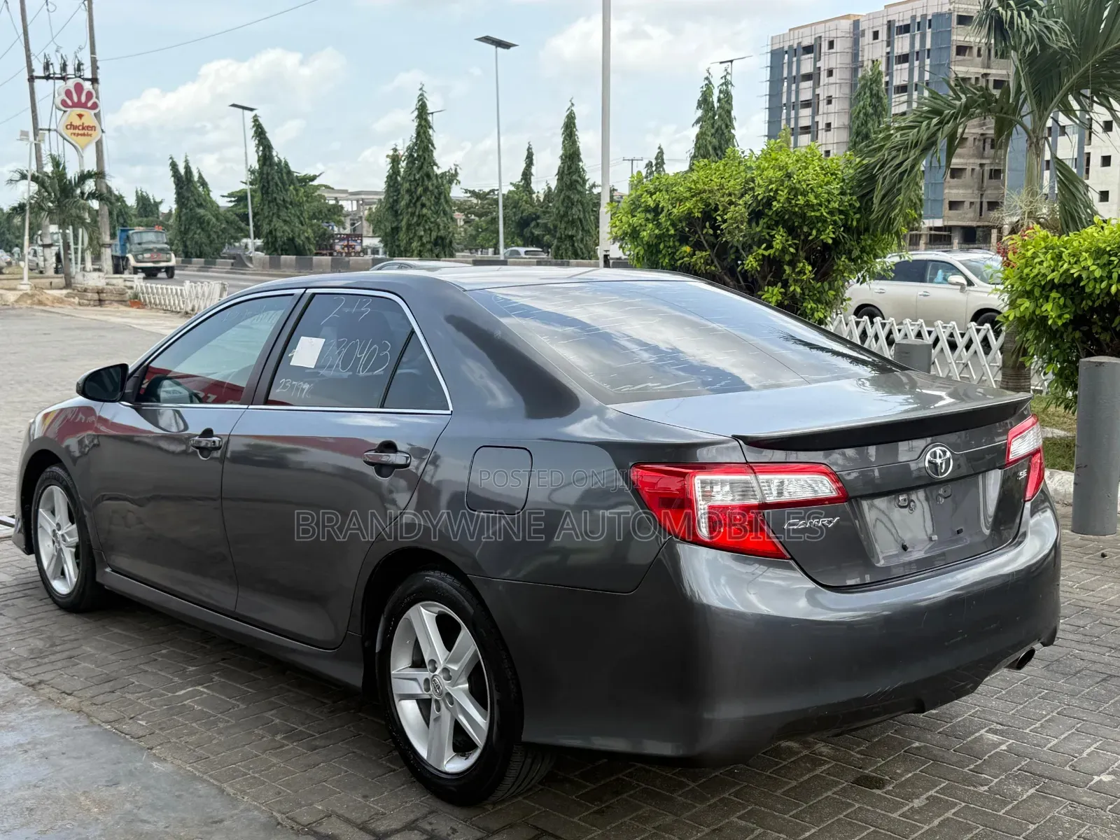 Toyota Camry SE 4dr Sedan (2.5L 4cyl 6A) 2014 Gray