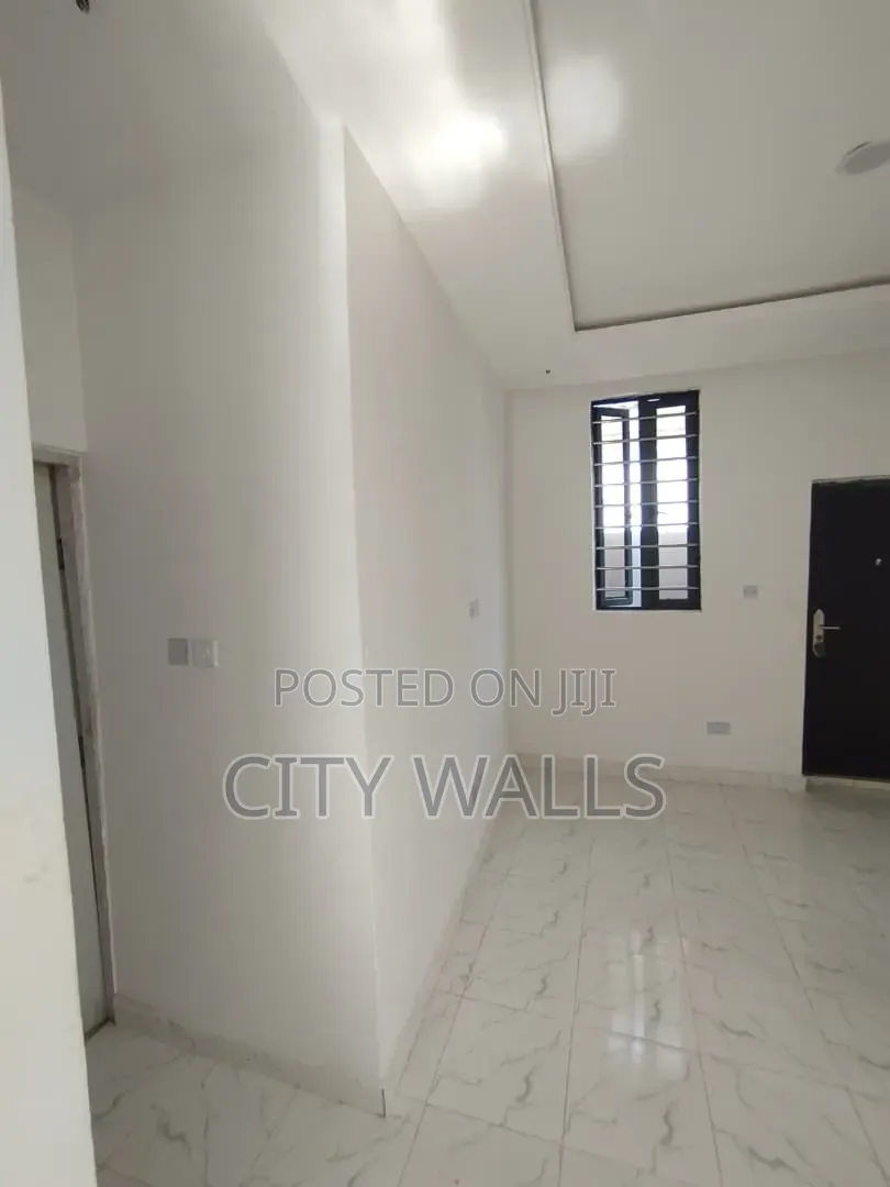 Mini Flat in Seaside Estate, Badore for rent