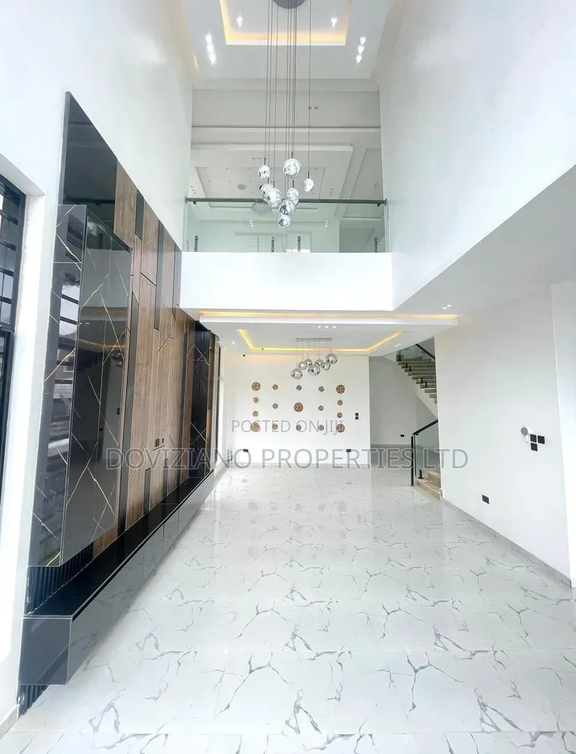 5bdrm Duplex in Ikota for sale