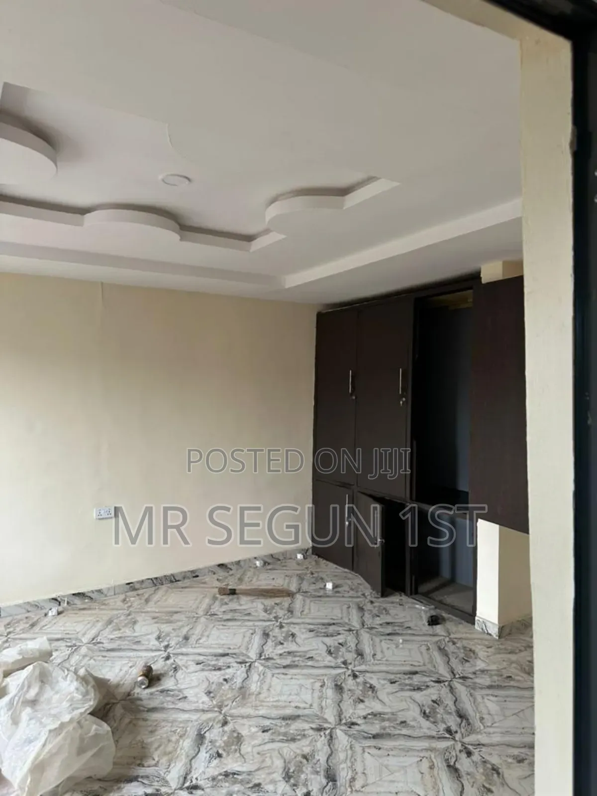 3bdrm Block of Flats in Castle Estate, Rind Road for rent