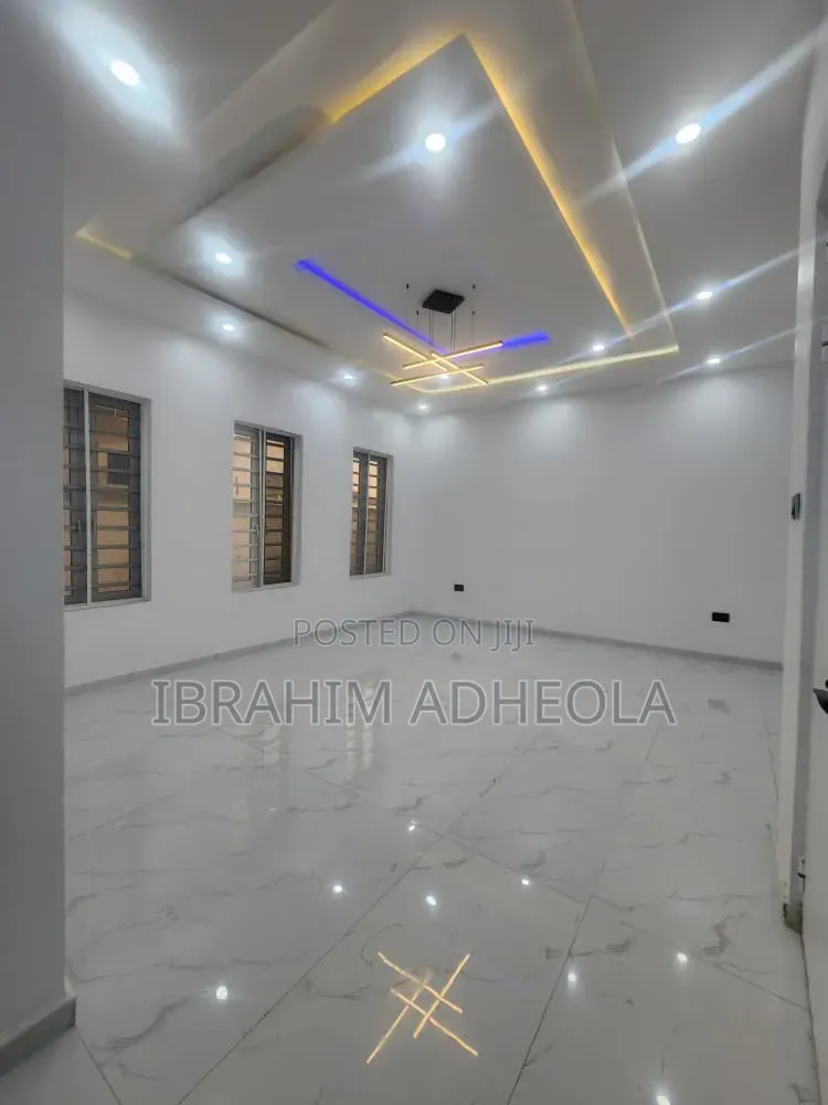 3bdrm Townhouse/Terrace in Gbagada, Medina for sale