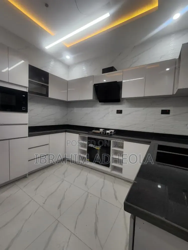 3bdrm Townhouse/Terrace in Gbagada, Medina for sale