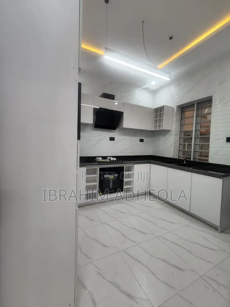 3bdrm Townhouse/Terrace in Gbagada, Medina for sale
