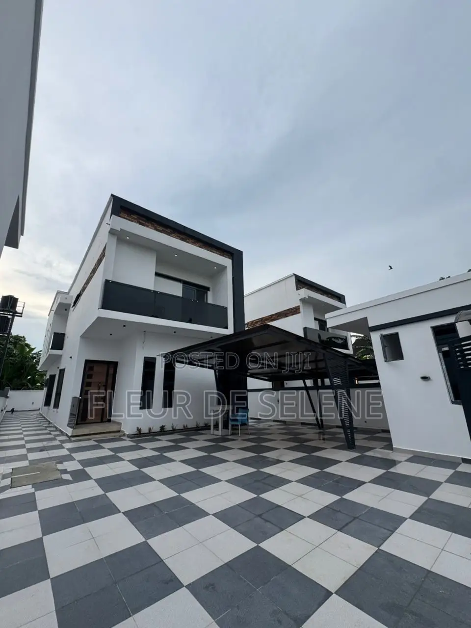 4bdrm Duplex in Eliozu for sale