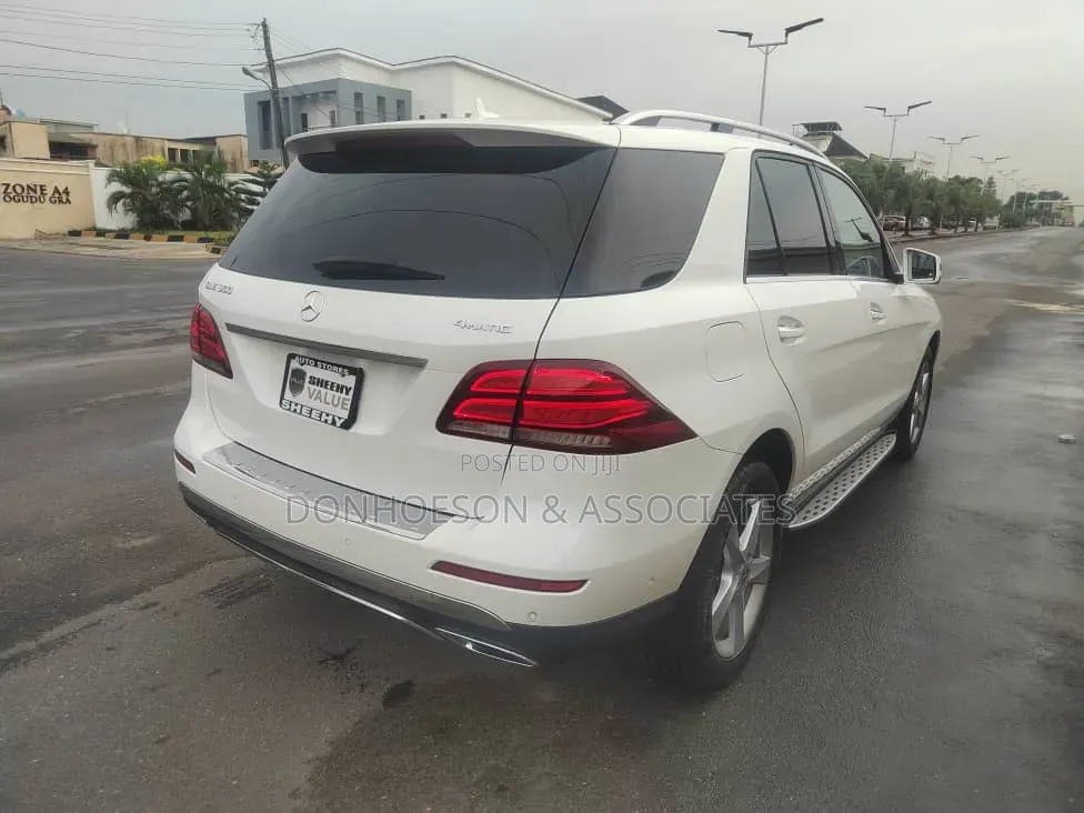 Mercedes-Benz GLE-Class 2017 White