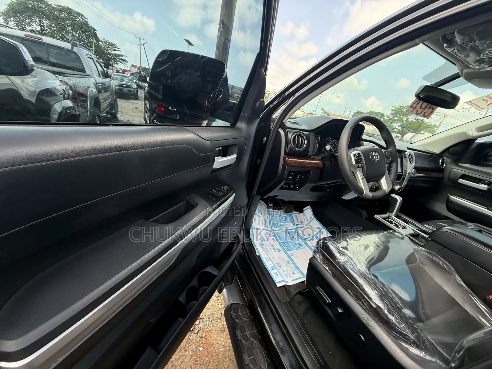 Toyota Tundra Limited 4dr Double Cab 4WD SB (5.7L 8cyl 6A) 2015 Black