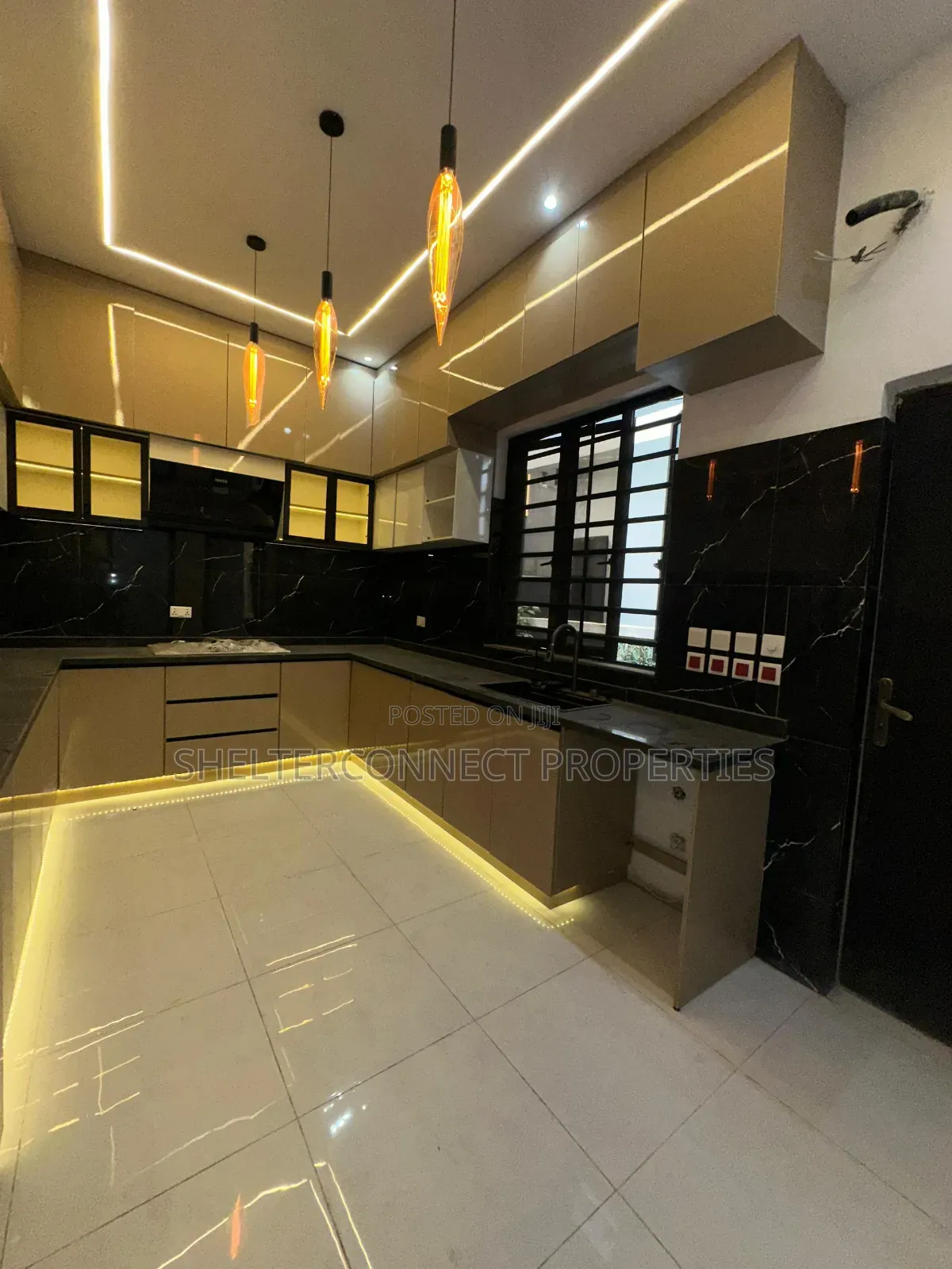 5bdrm Duplex in Ado / Ajah for sale