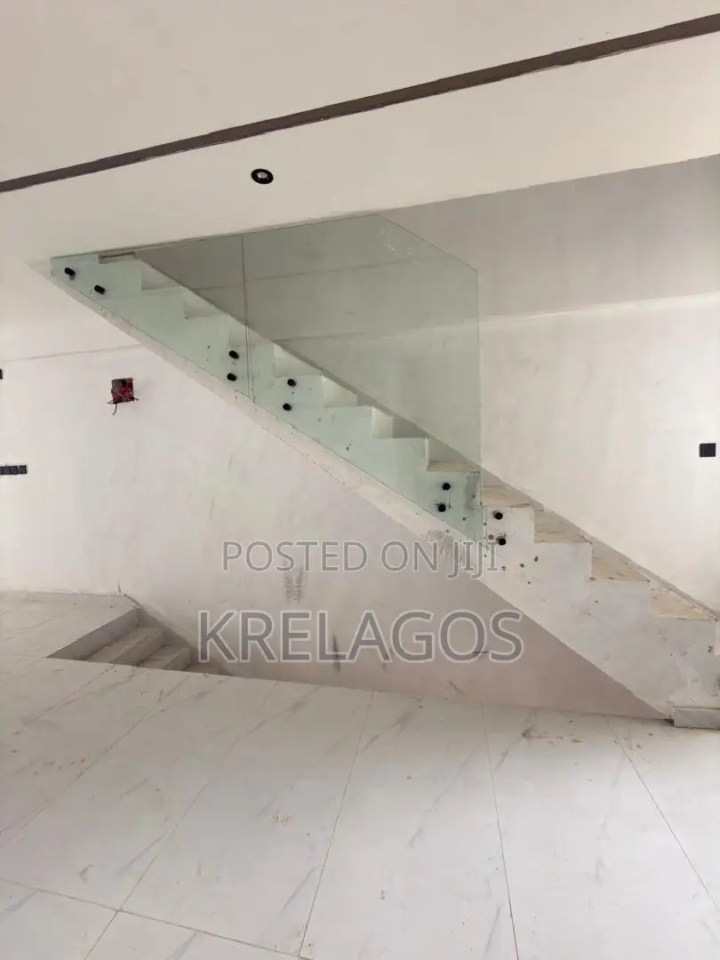 4bdrm Duplex in Akin Adesola for sale
