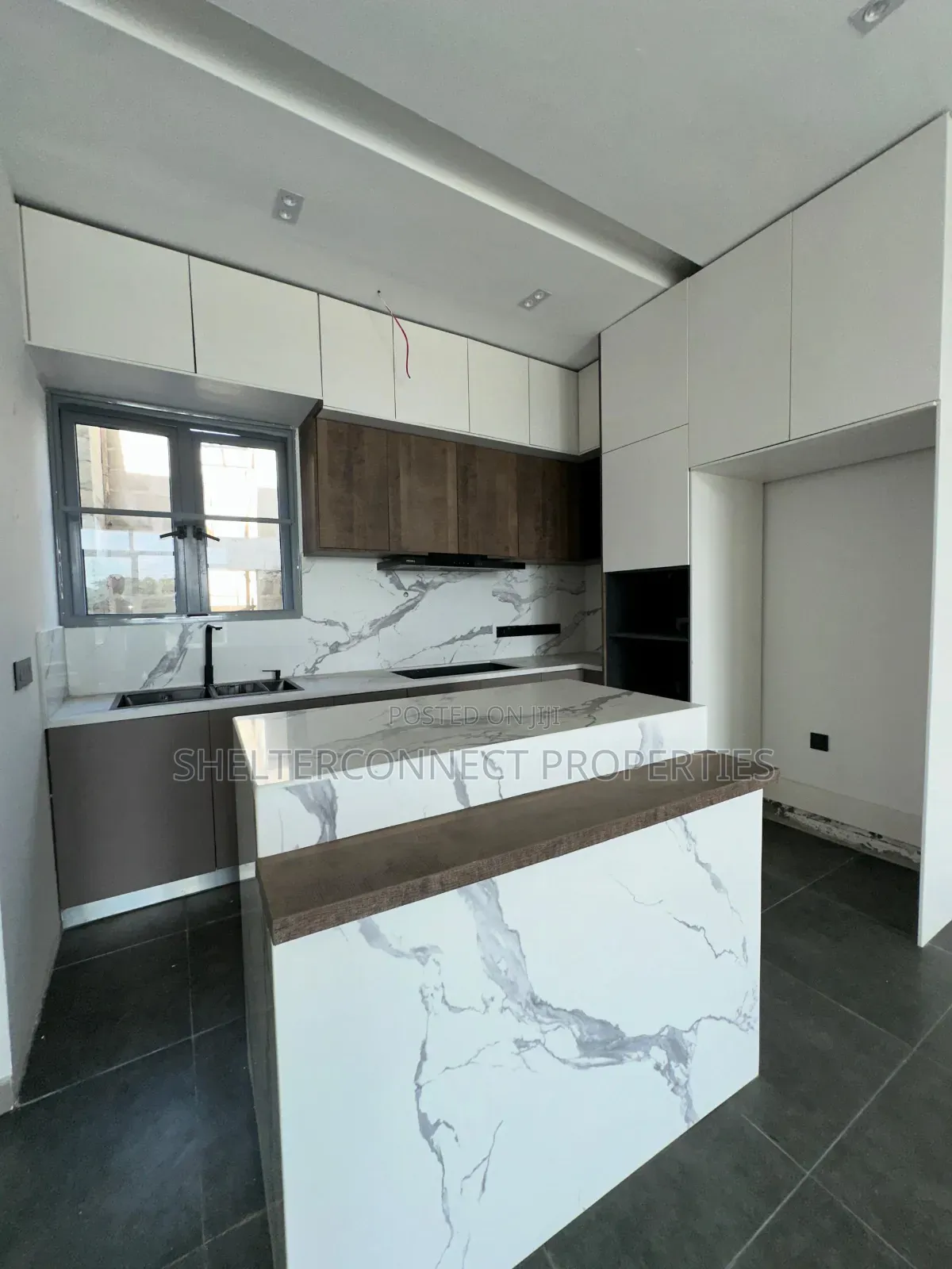 3bdrm Duplex in Lekki Phase 1 for sale
