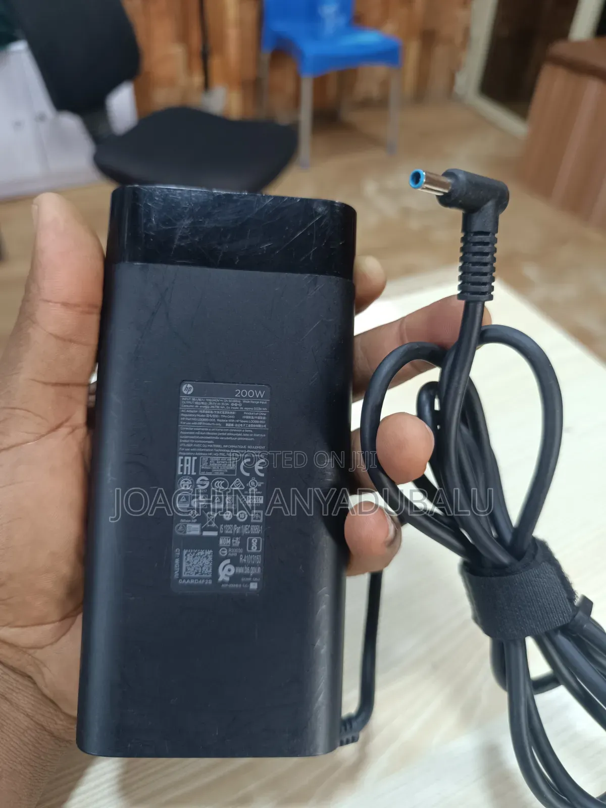 HP Blue Mouth Charger 200w Wattage 19.5v - 10.3a