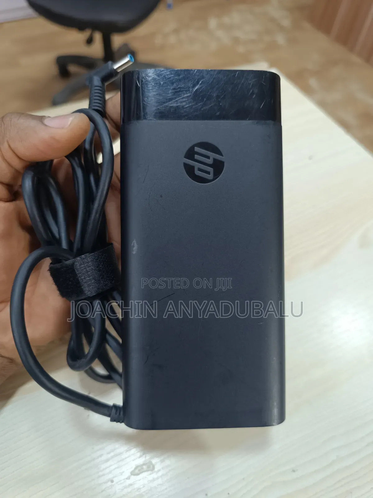 HP Blue Mouth Charger 200w Wattage 19.5v - 10.3a