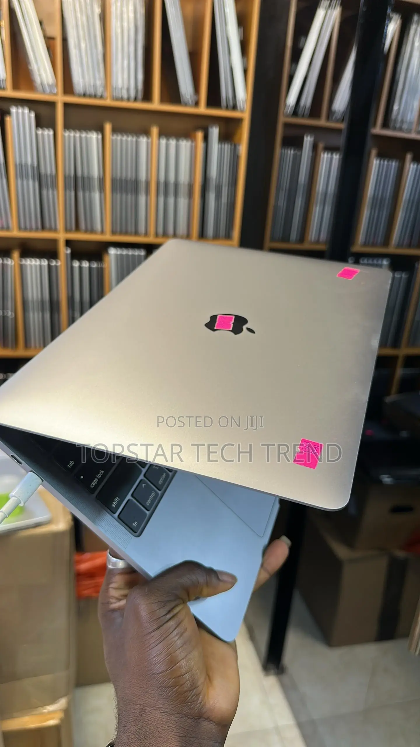Laptop Apple MacBook Pro 2020 16GB Intel Core i5 SSD 512GB