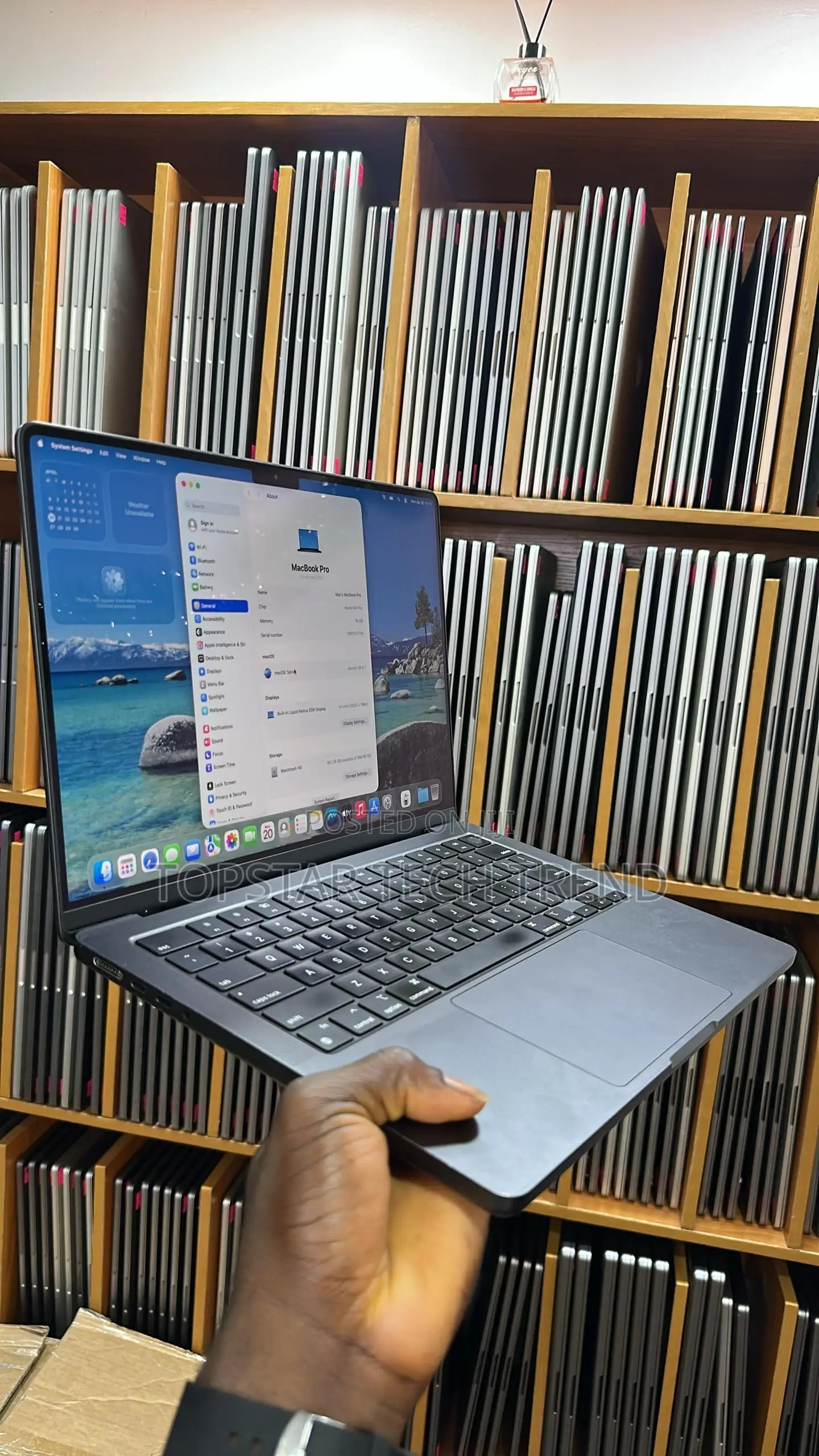 Laptop Apple MacBook Pro 2023 M3 Pro 14-inch 18GB Apple M3 Pro SSD 1T