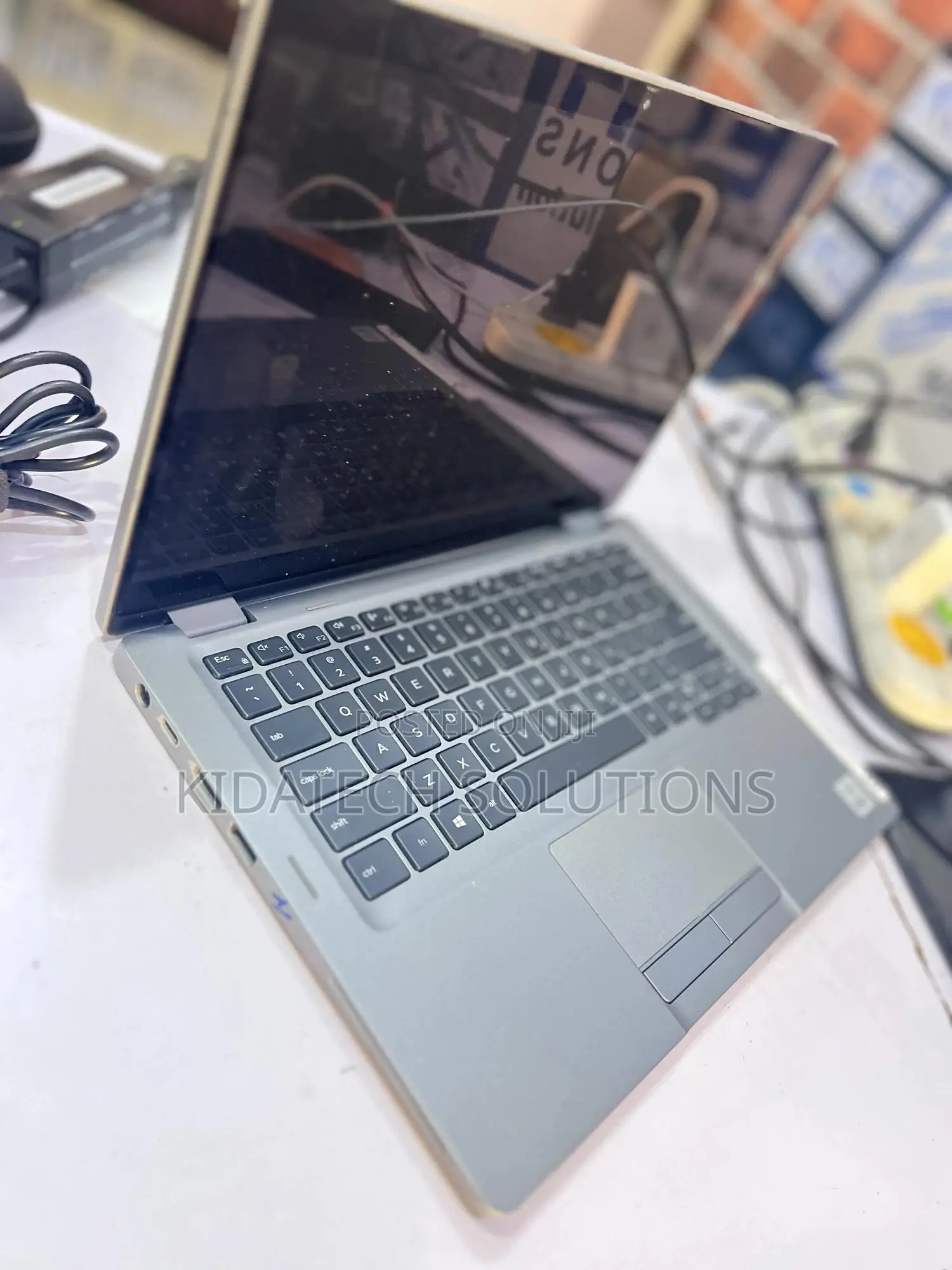 Laptop Dell Latitude 5310 12GB Intel Core i7 SSD 256GB