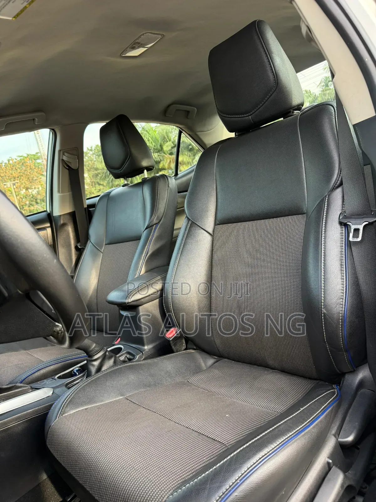 Toyota Corolla SE 4dr Sedan (1.8L 4cyl CVT) 2017 Red