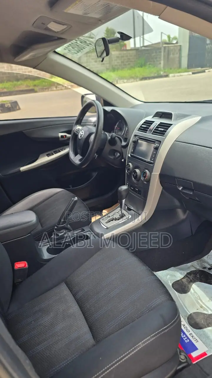 Toyota Corolla S 4dr Sedan (1.8L 4cyl 4A) 2013 Gray