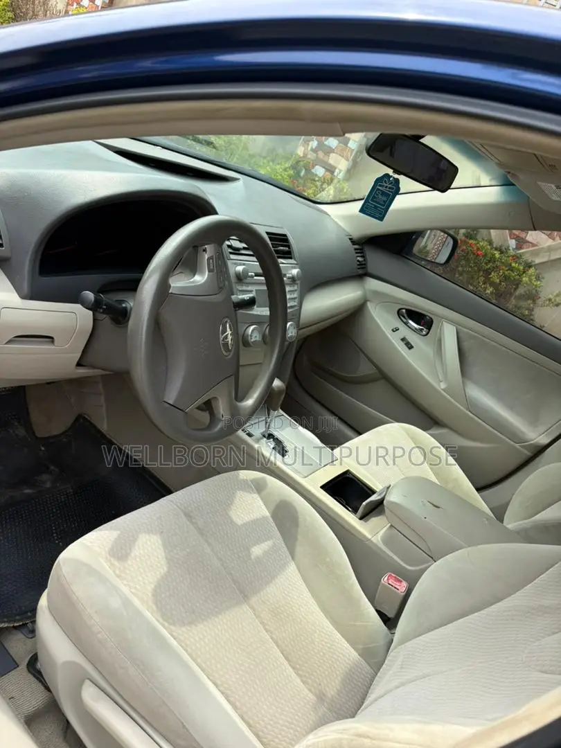 Toyota Camry LE 4dr Sedan (2.5L 4cyl 6AM) 2010 Blue