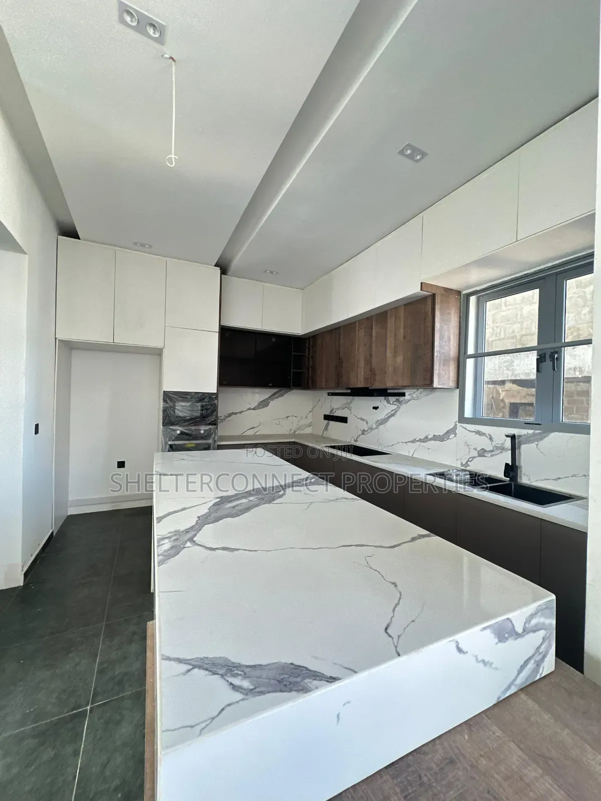 4bdrm Duplex in Lekki Phase 1 for sale