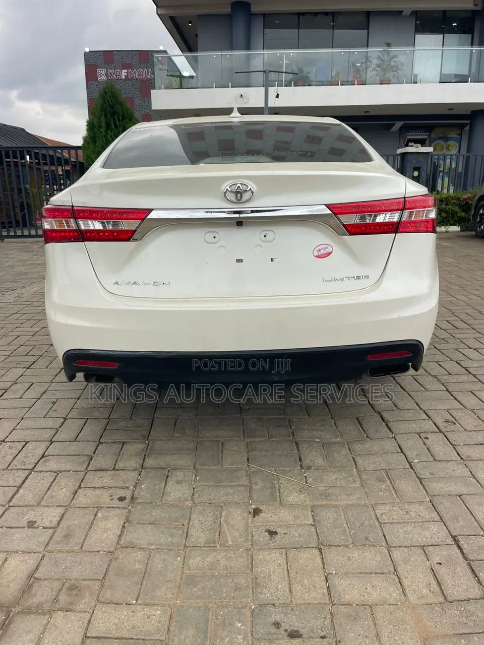 Toyota Avalon Limited 4dr Sedan (3.5L 6cyl 6A) 2014 White