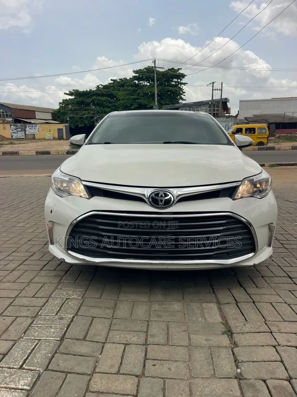 Toyota Avalon Limited 4dr Sedan (3.5L 6cyl 6A) 2014 White