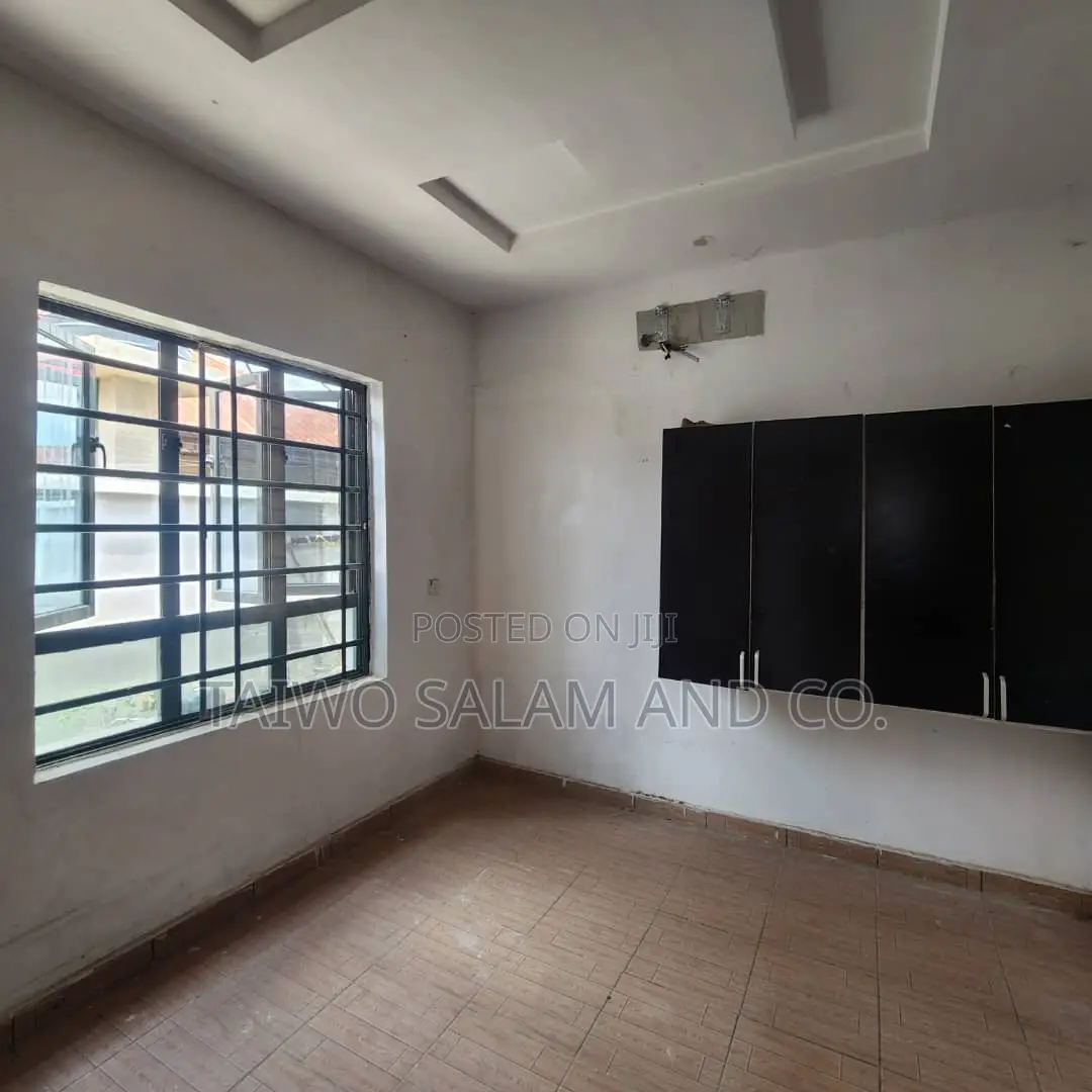 2bdrm Bungalow in Akobo for sale