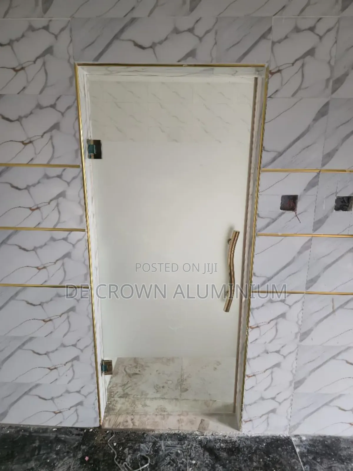 10mm Half Frosted Glass Toilet Door With Gold Accessories