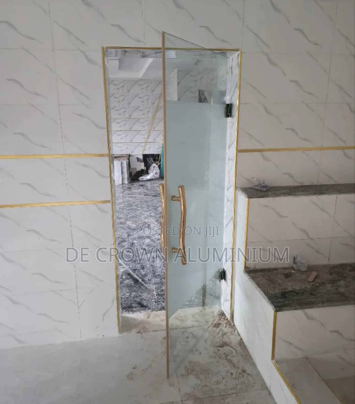 10mm Half Frosted Glass Toilet Door With Gold Accessories