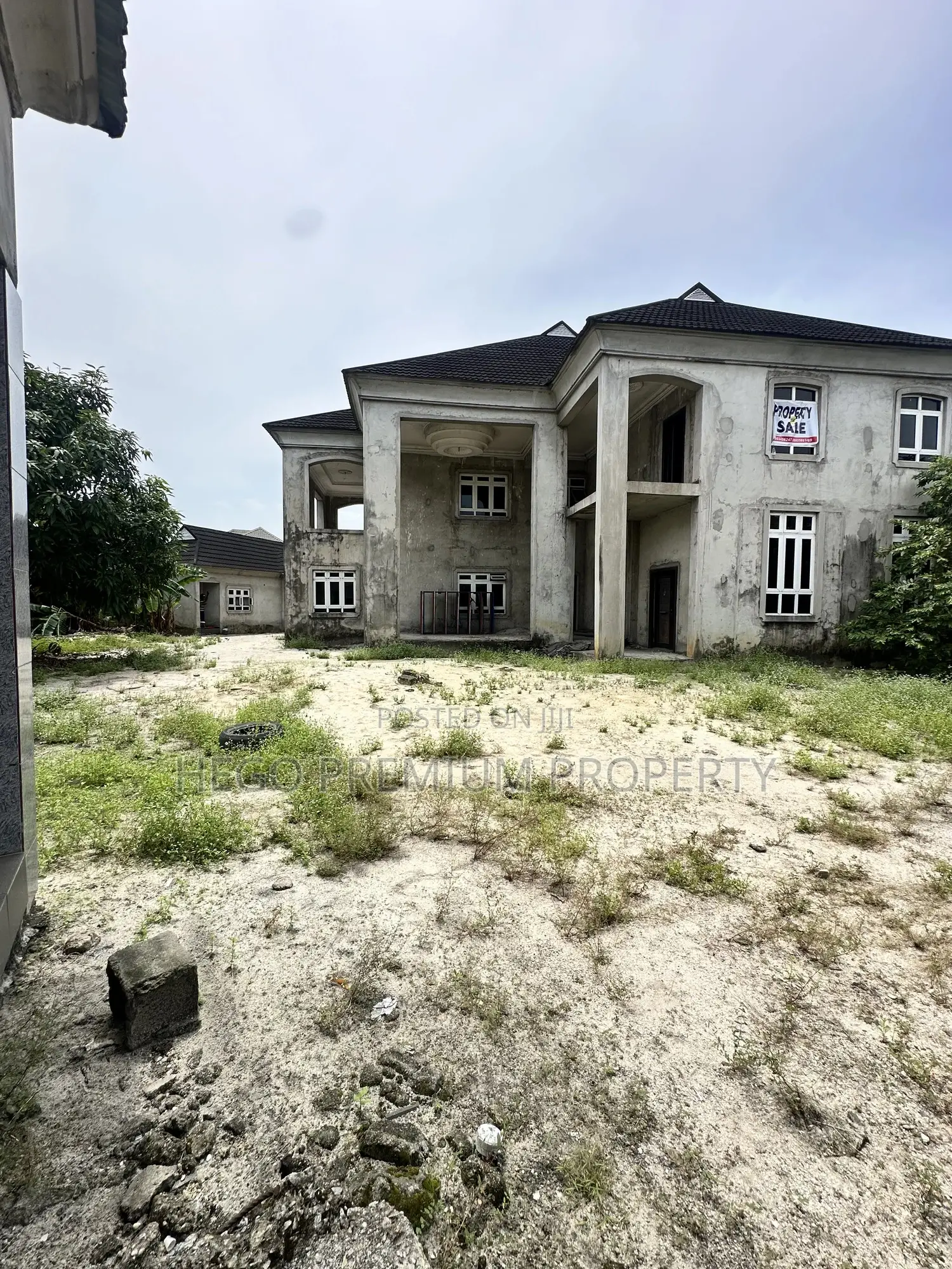5bdrm House in Packland Estate, Okuru for sale