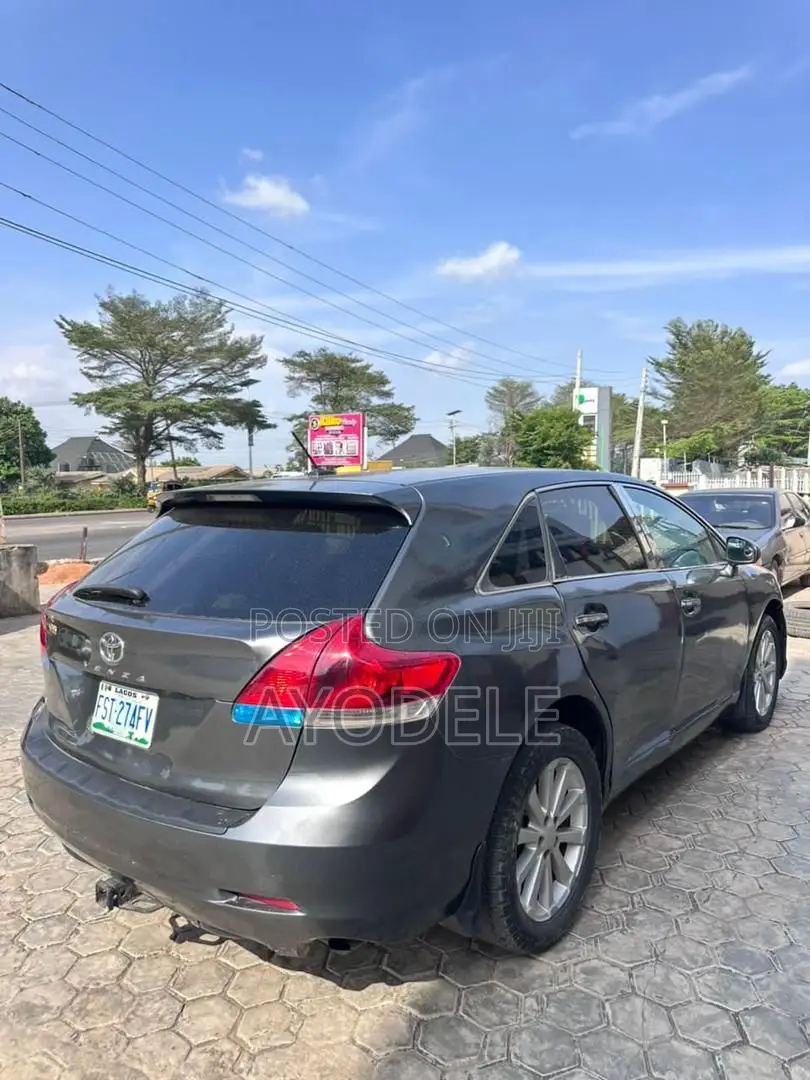 Toyota Venza 2010 Gray