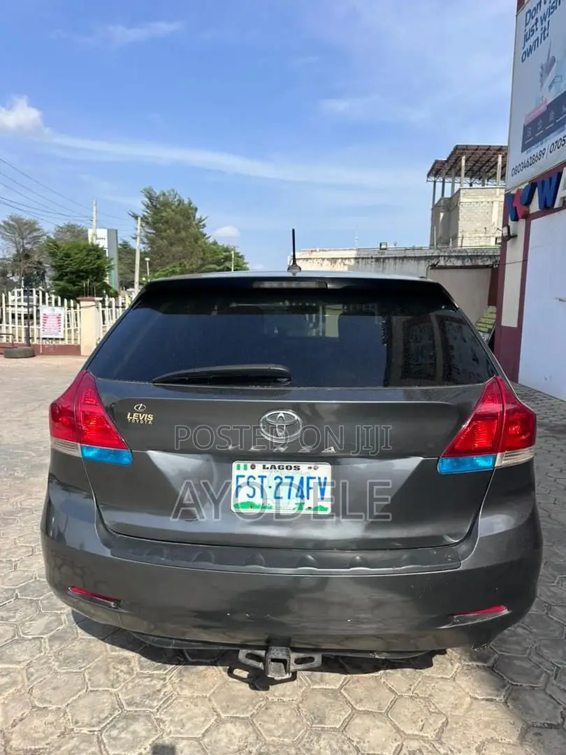 Toyota Venza 2010 Gray