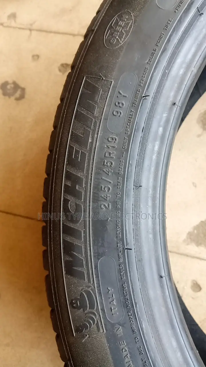 245/45/19 Michelin Run Flat Tires