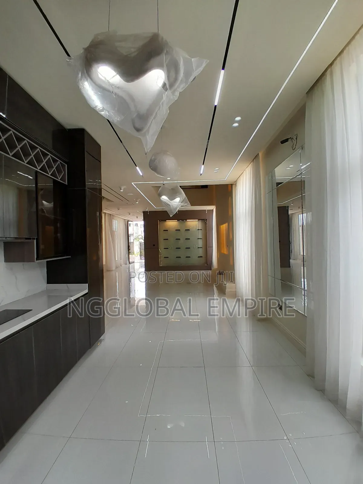 Furnished 5bdrm Duplex in Royal Pine, Chevron for sale